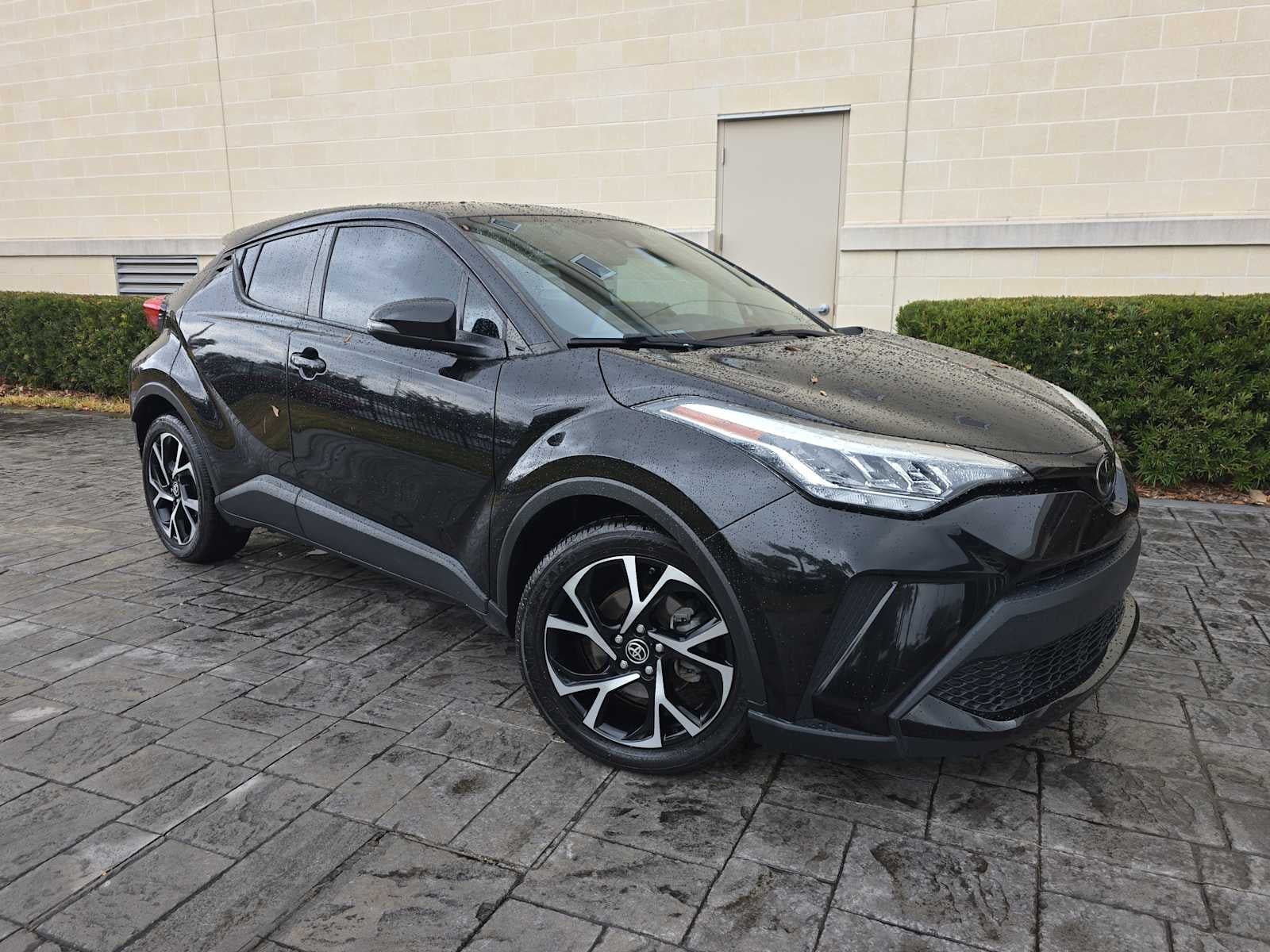 2022 Toyota C-HR XLE