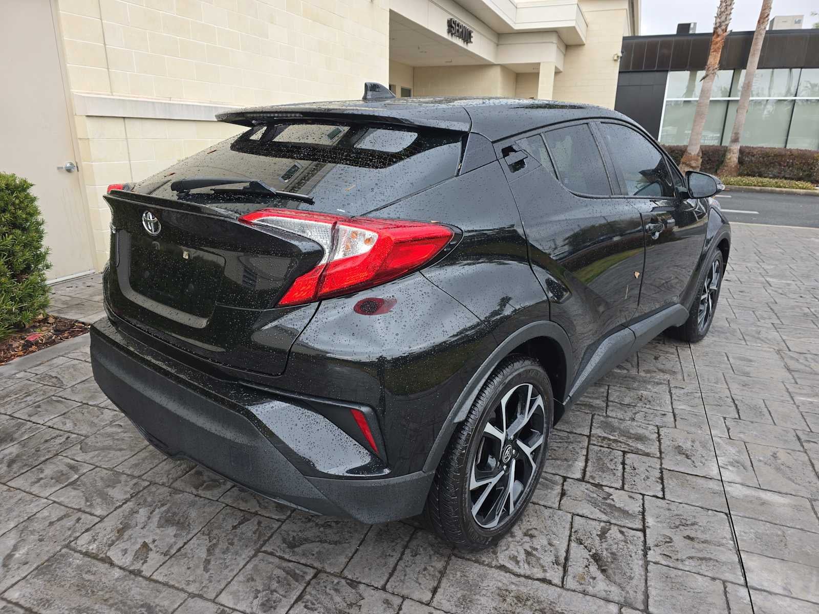 2022 Toyota C-HR XLE