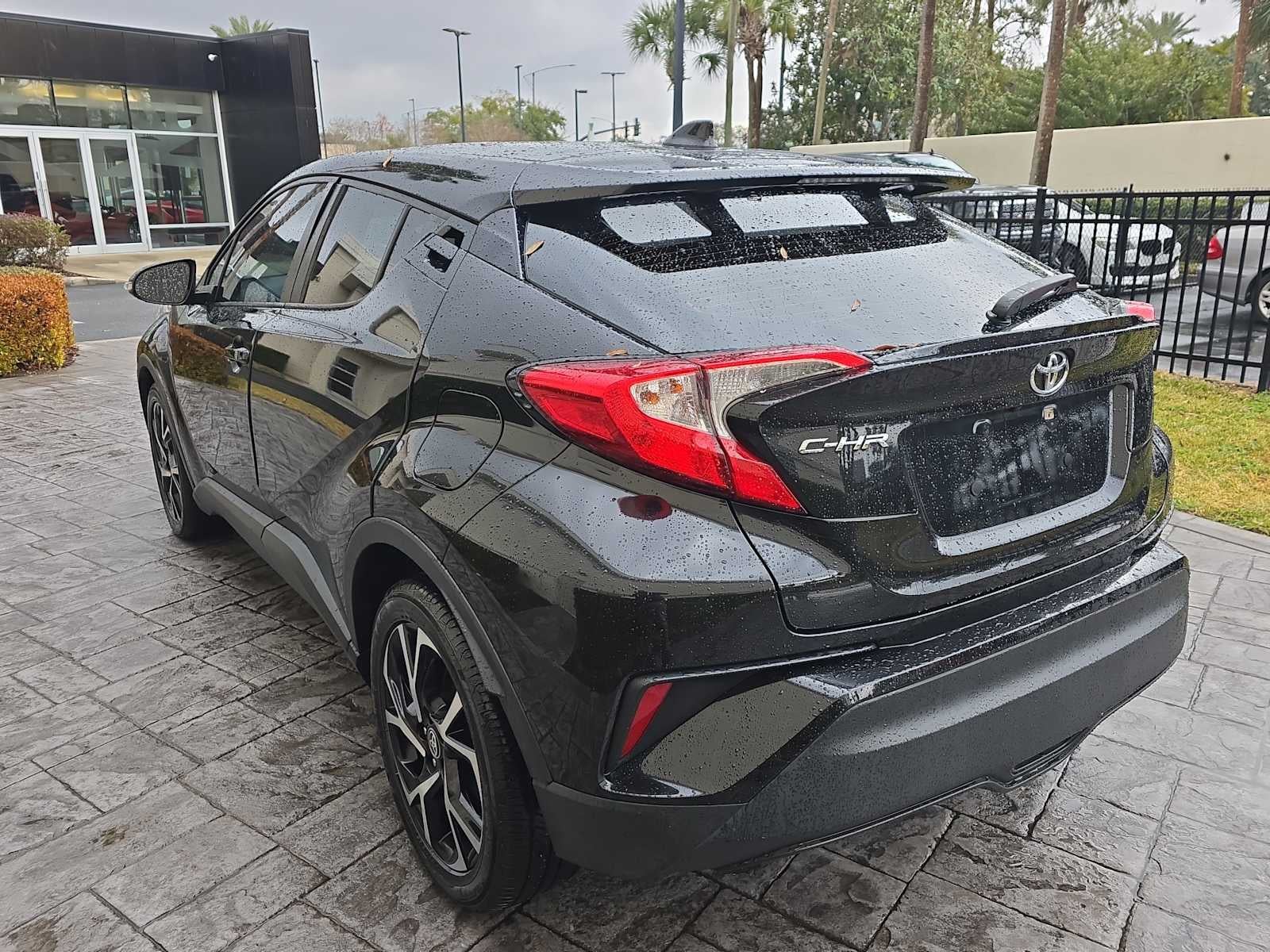 2022 Toyota C-HR XLE