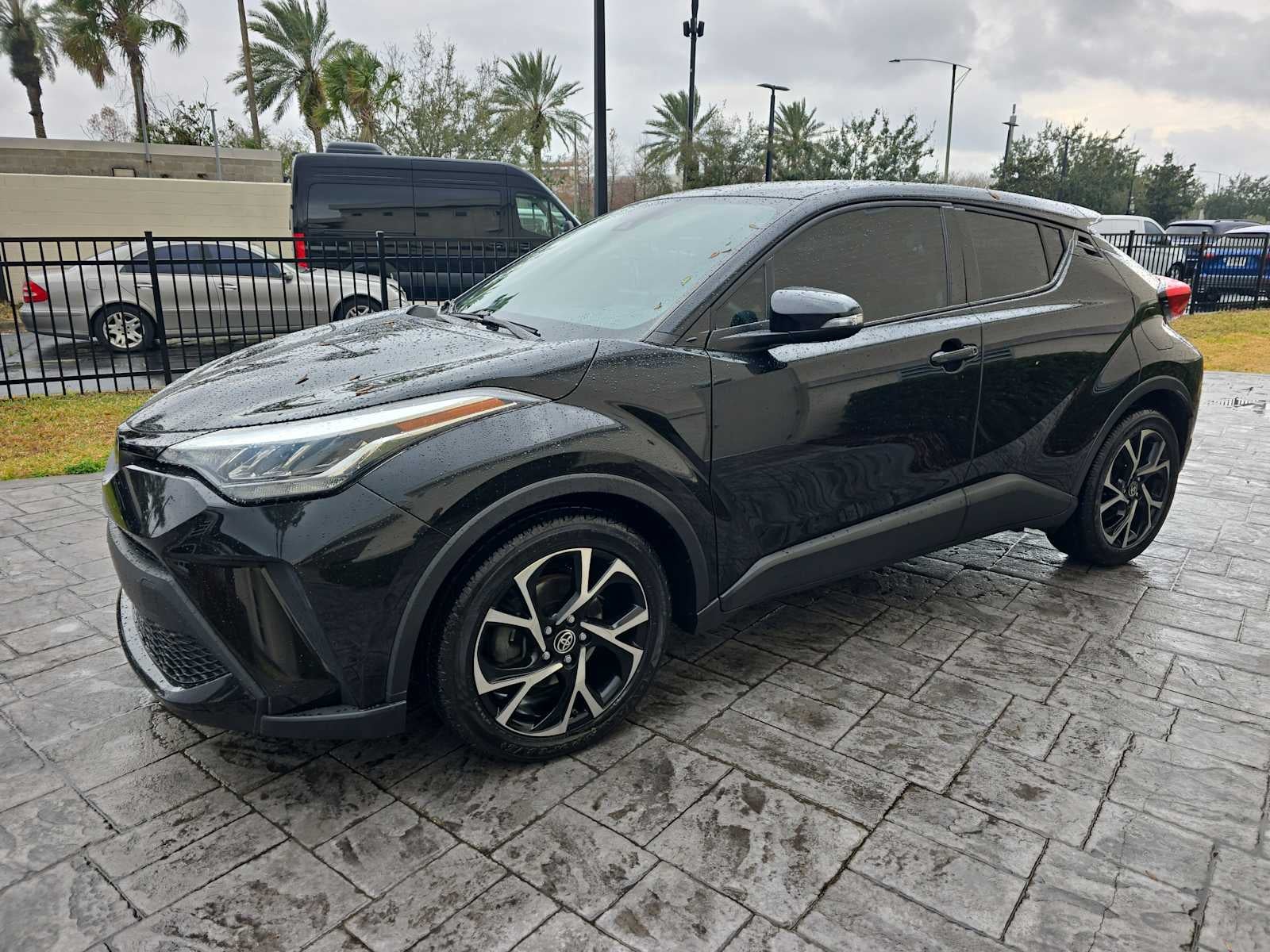 2022 Toyota C-HR XLE