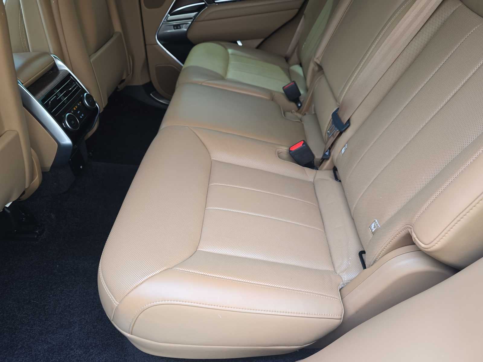 2025 Land Rover Range Rover SE