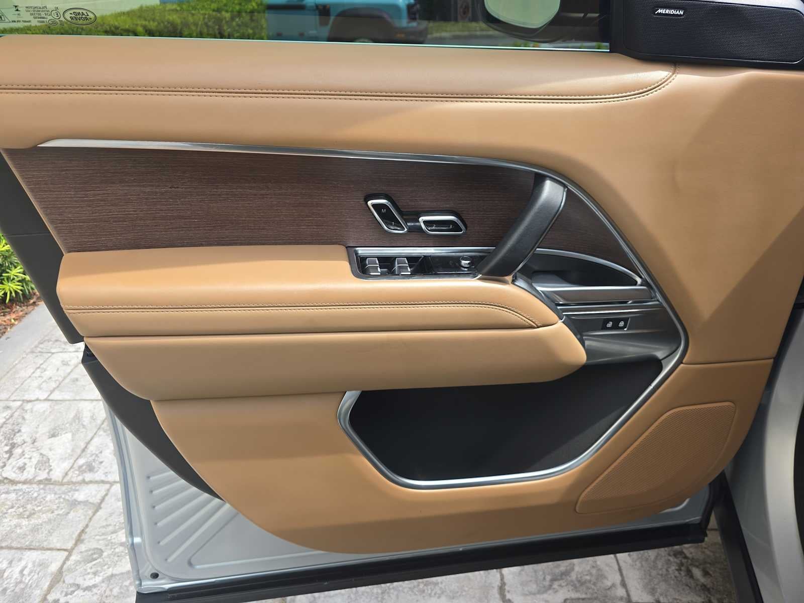 2025 Land Rover Range Rover SE