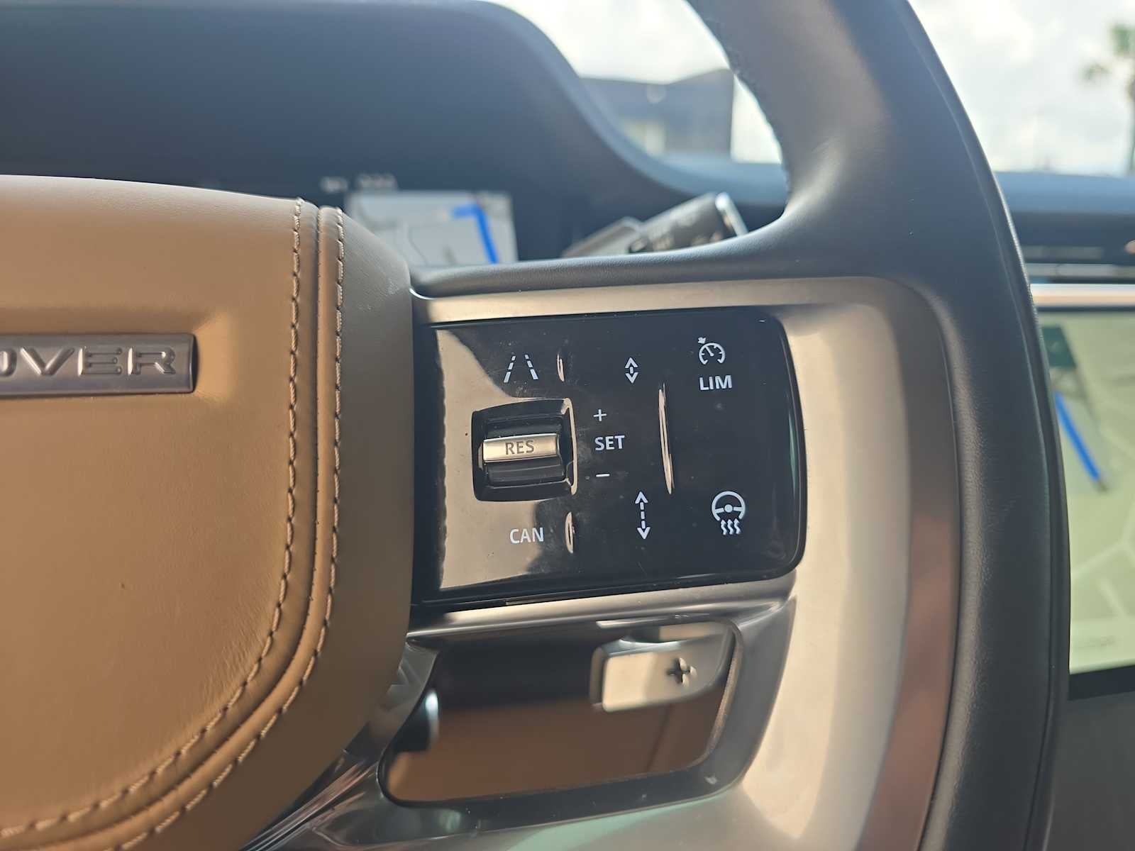 2025 Land Rover Range Rover SE