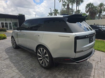 2025 Land Rover Range Rover SE