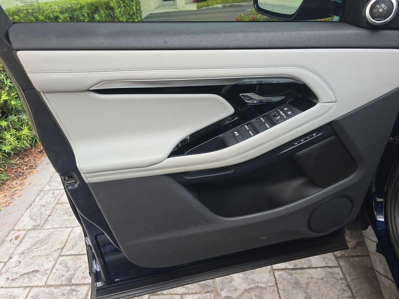 2023 Land Rover Range Rover Evoque R-Dynamic SE