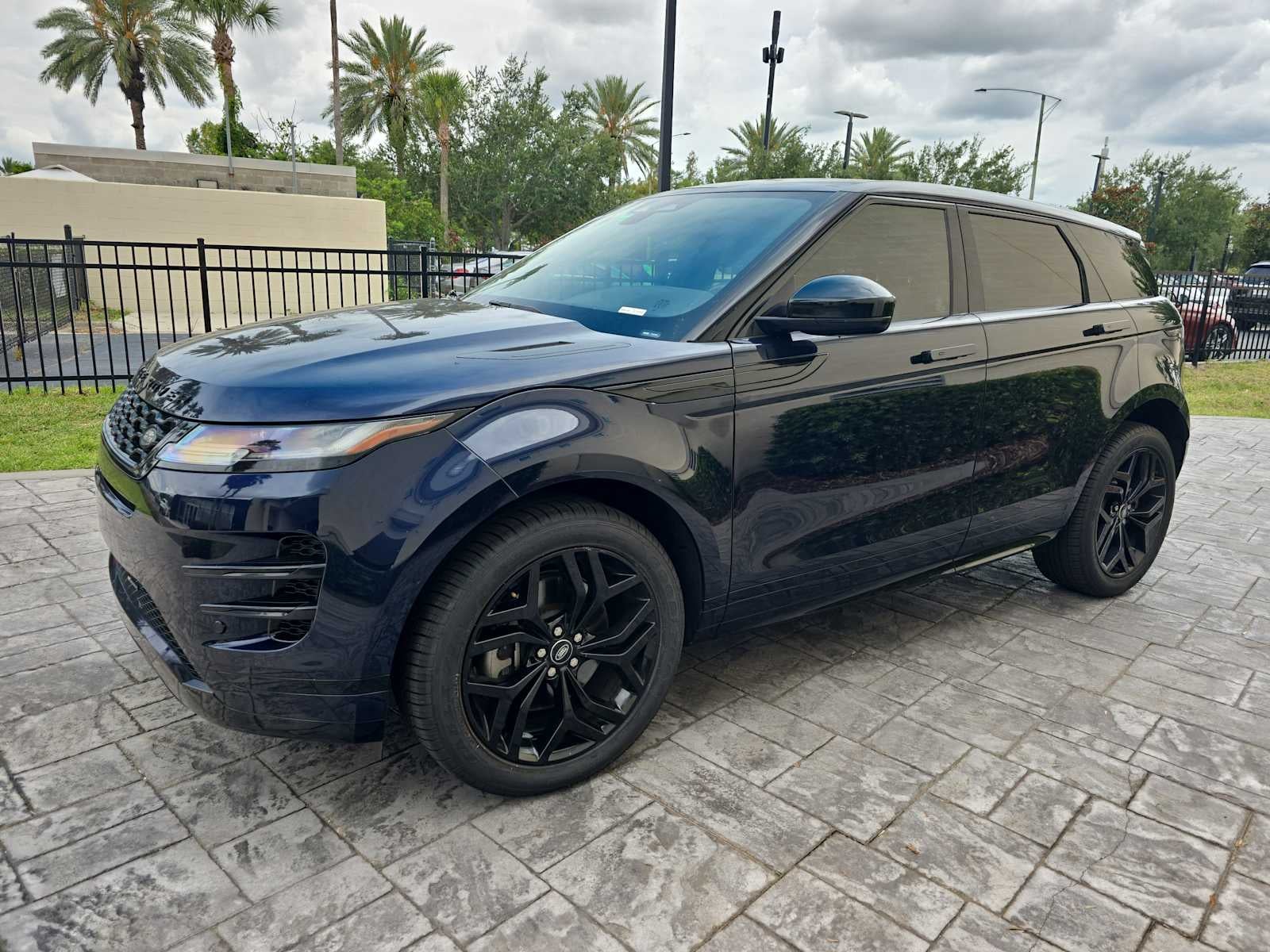 2023 Land Rover Range Rover Evoque R-Dynamic SE
