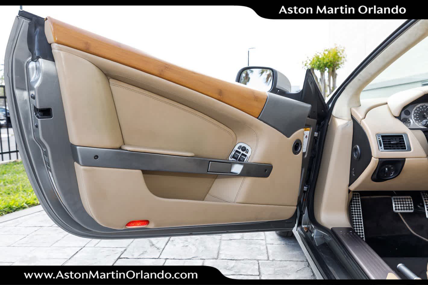 2009 Aston Martin DB9 2dr Volante Auto