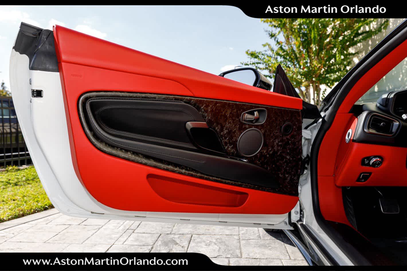 2019 Aston Martin DB11 Volante