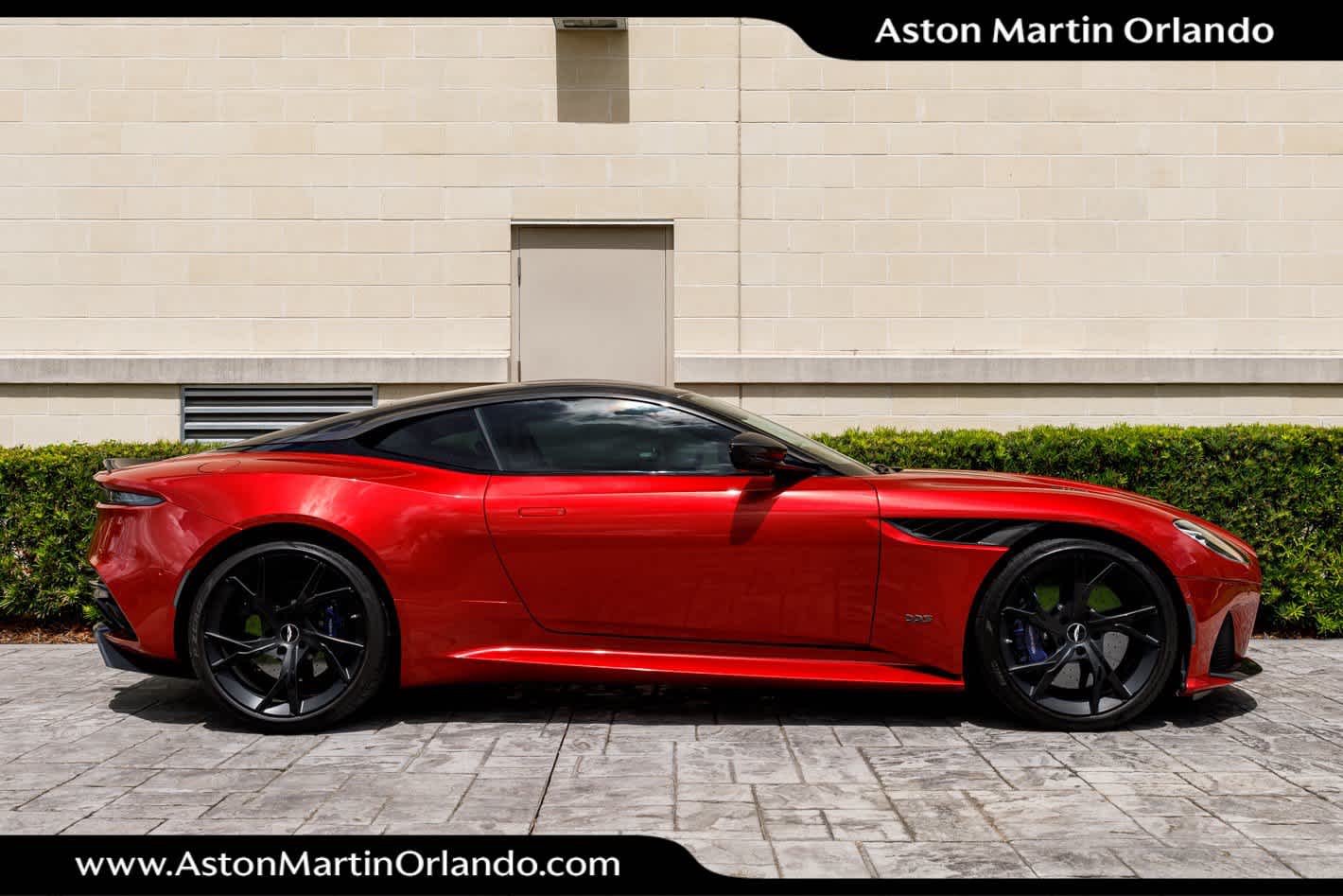 2019 Aston Martin DBS Superleggera