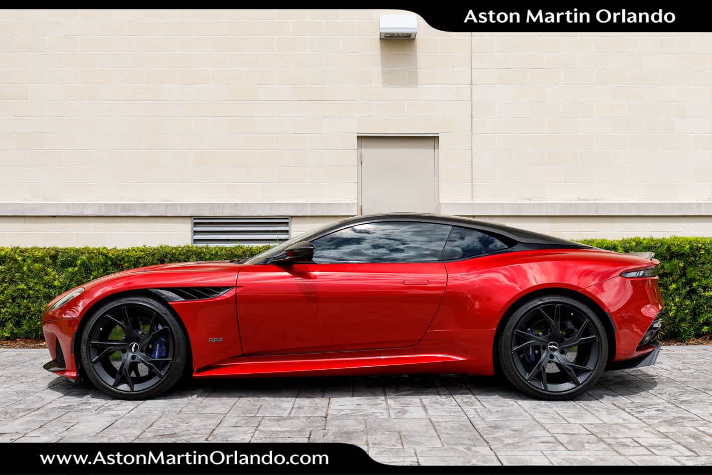 2019 Aston Martin DBS Superleggera
