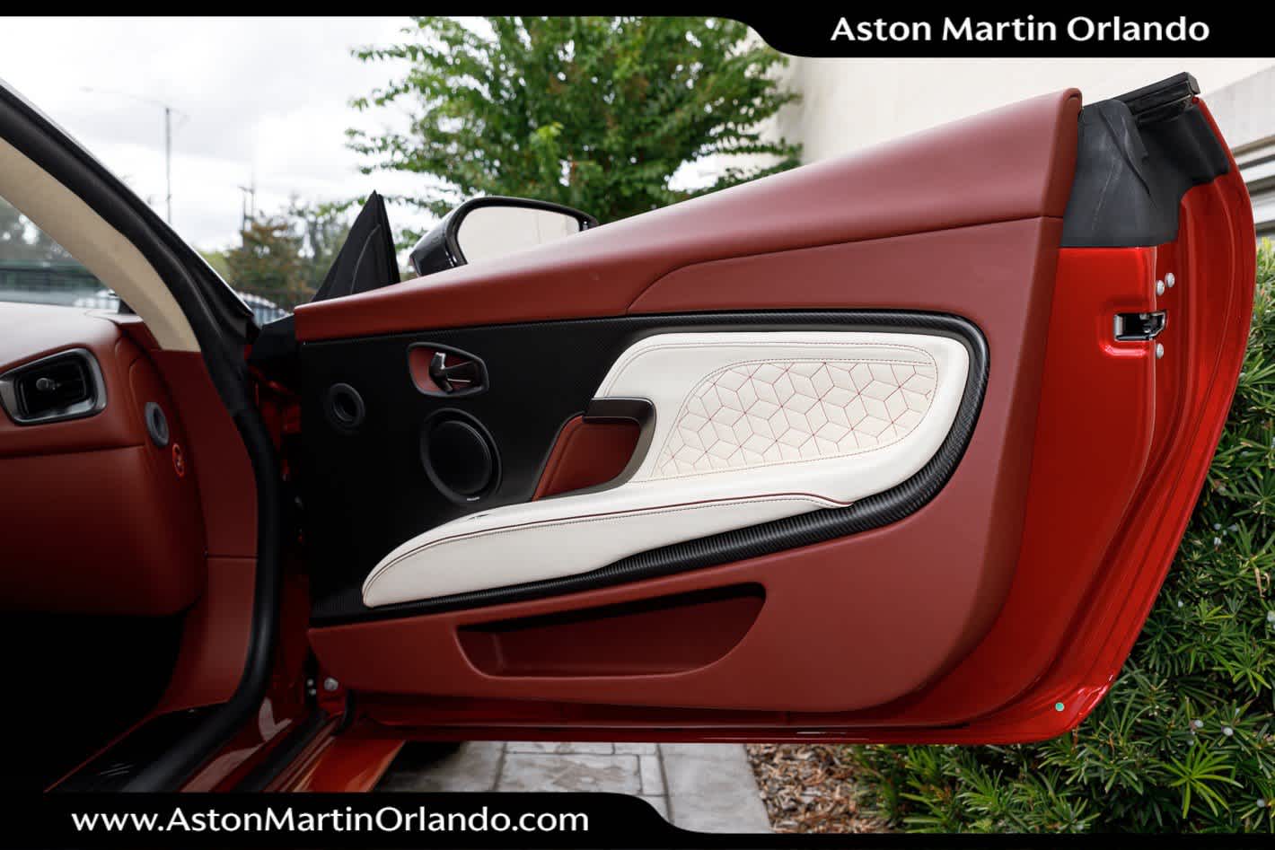 2019 Aston Martin DBS Superleggera
