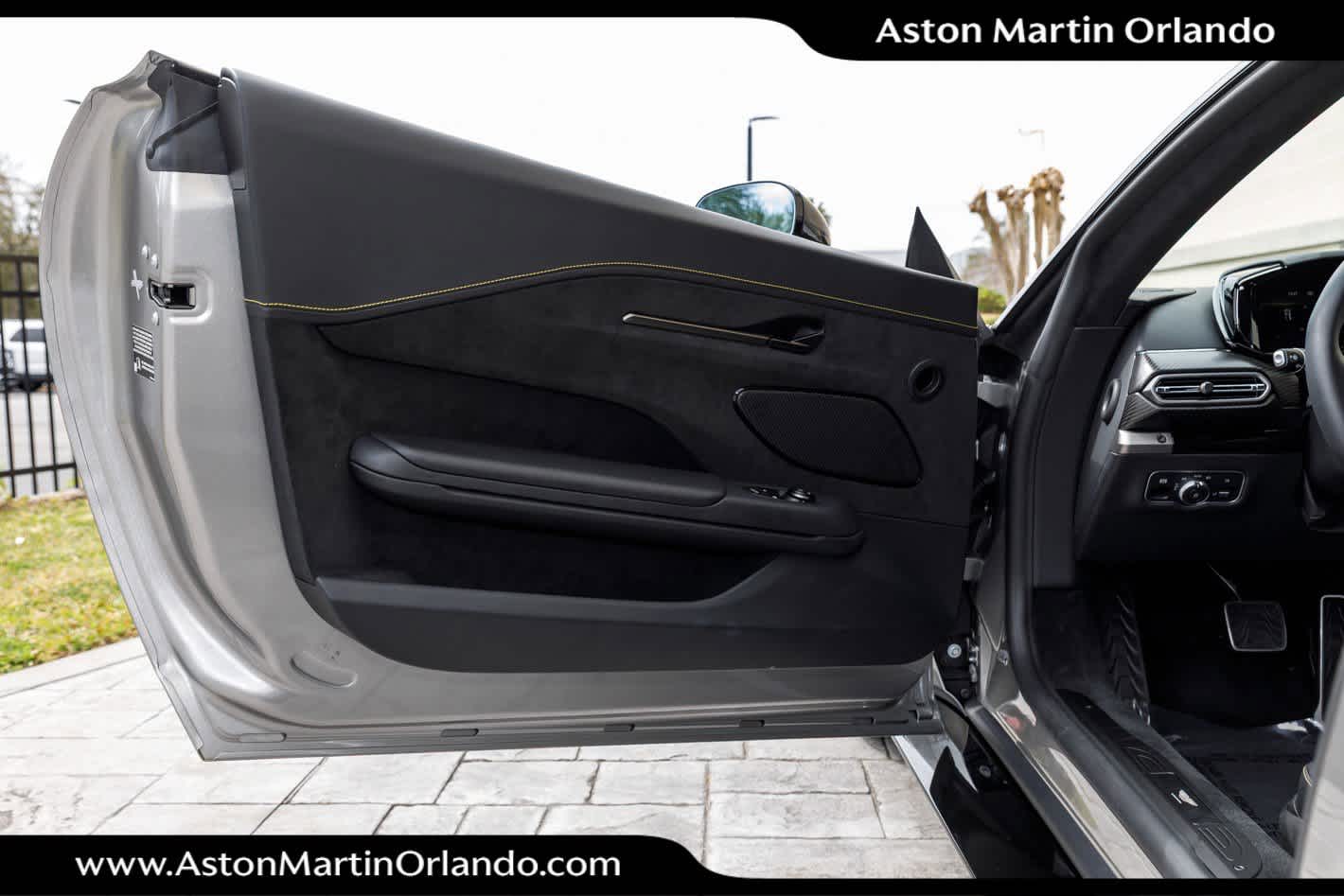 2025 Aston Martin Vantage Coupe