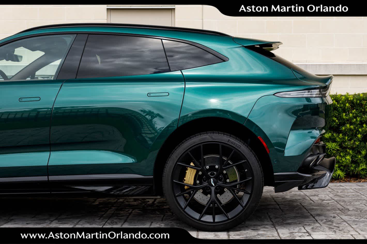 2025 Aston Martin DBX 707
