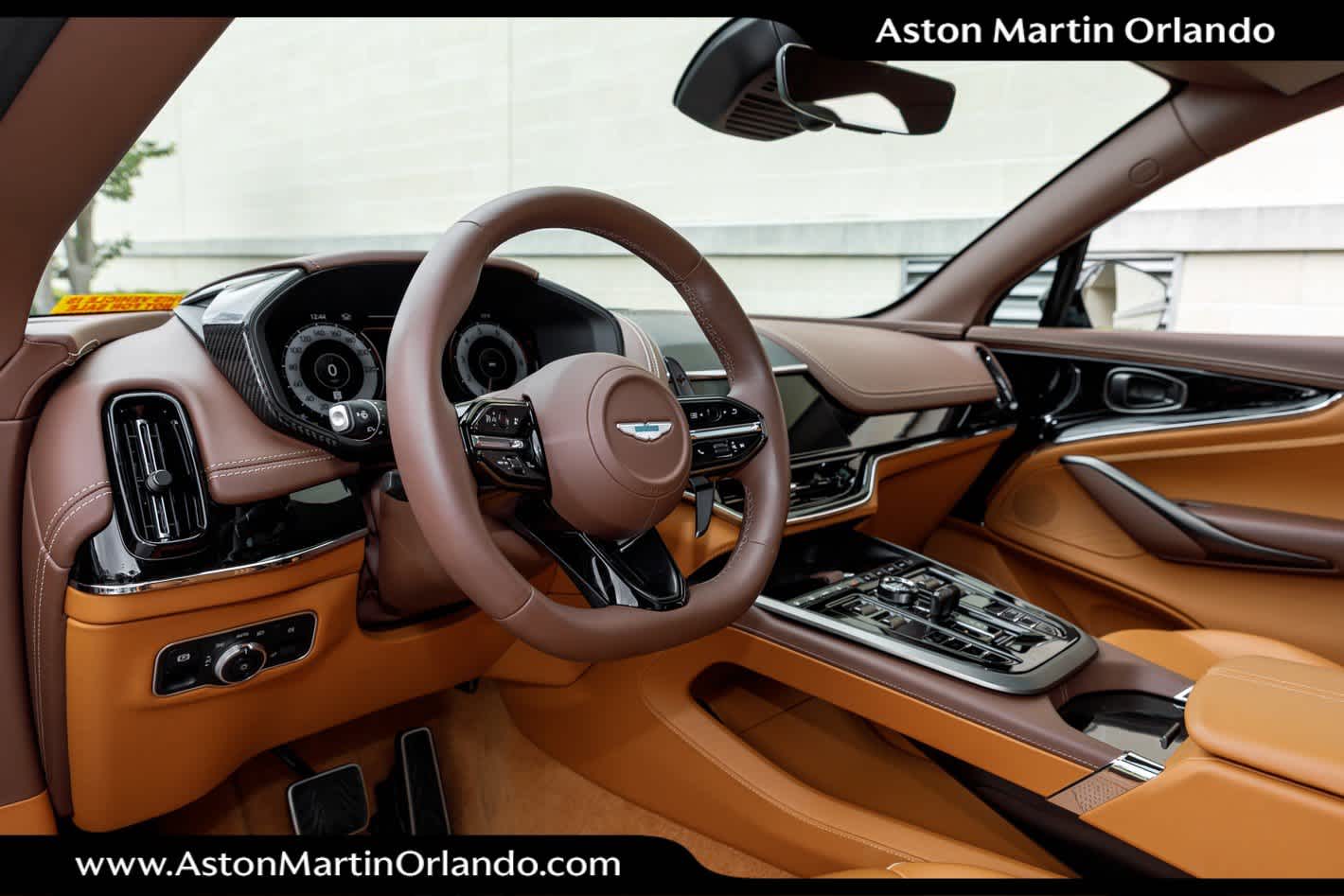 2025 Aston Martin DBX 707