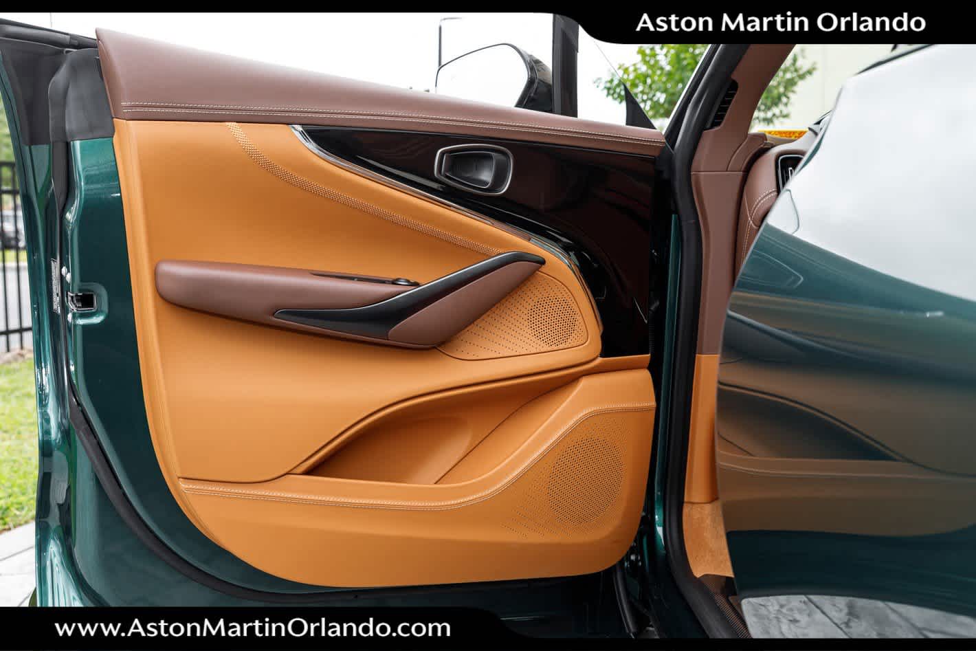 2025 Aston Martin DBX 707