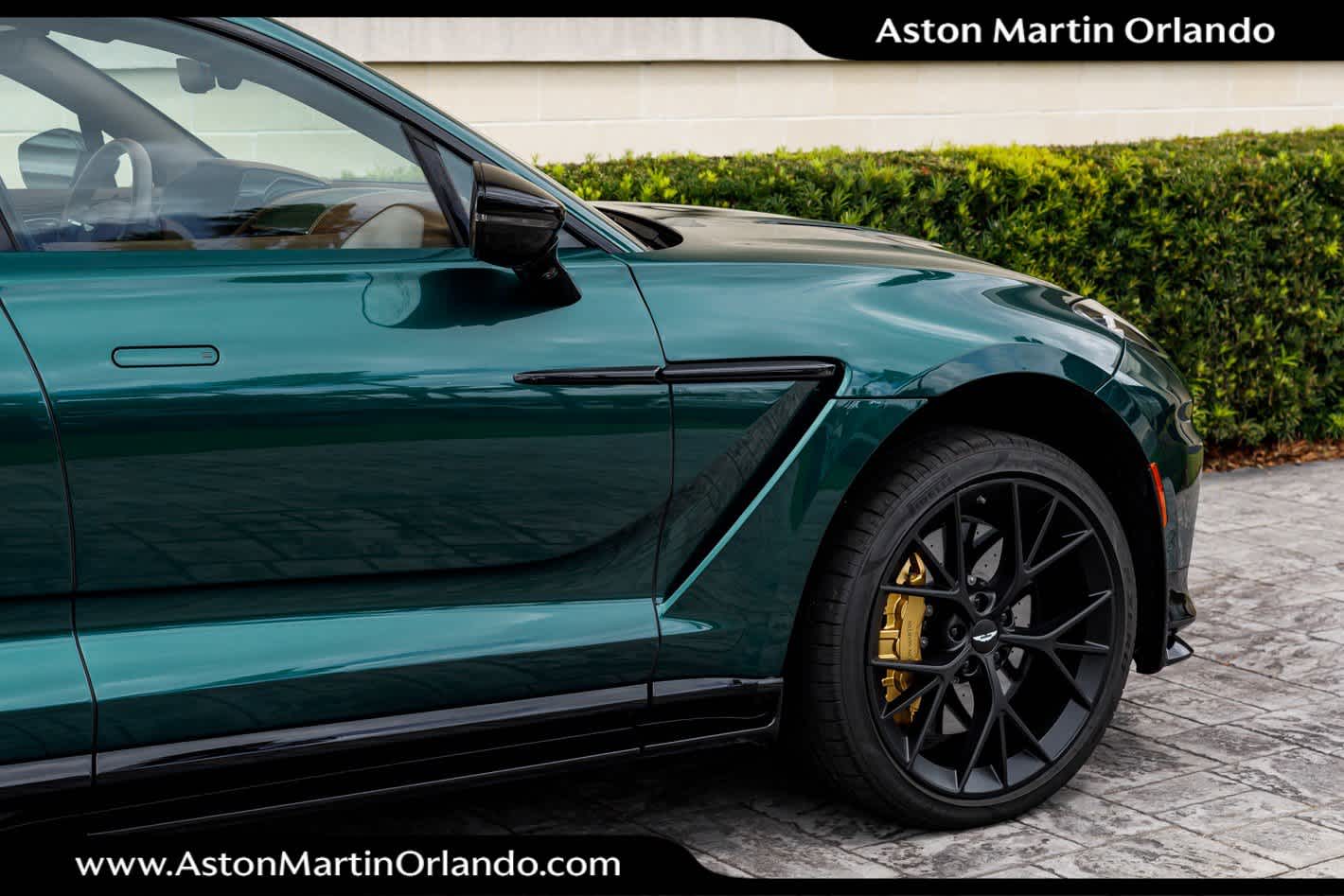 2025 Aston Martin DBX 707