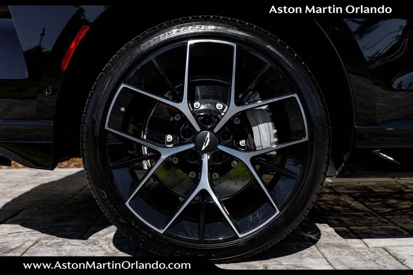 2025 Aston Martin DBX 707