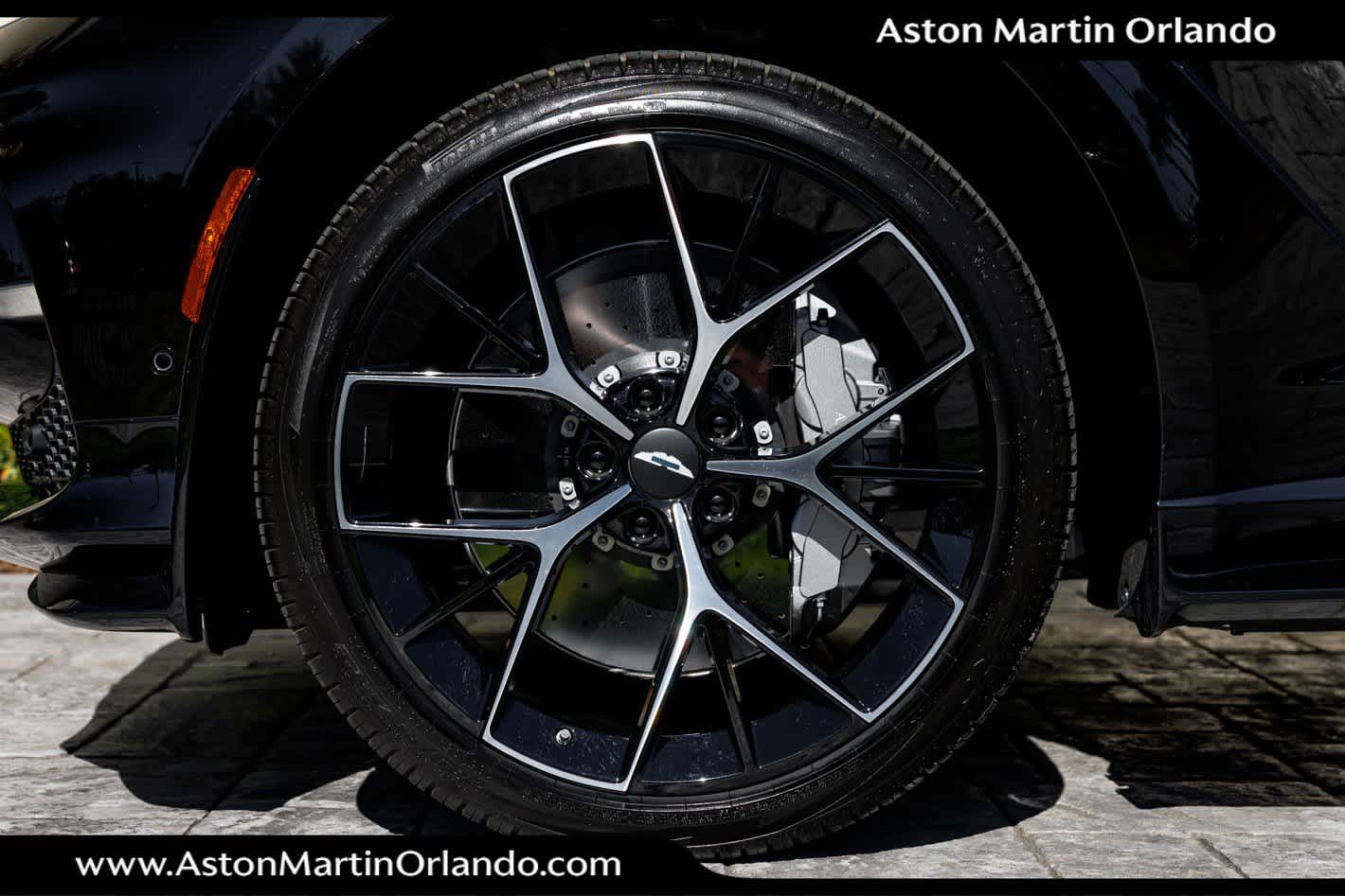 2025 Aston Martin DBX 707