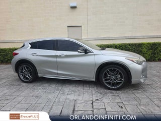 2017 INFINITI QX30 Sport