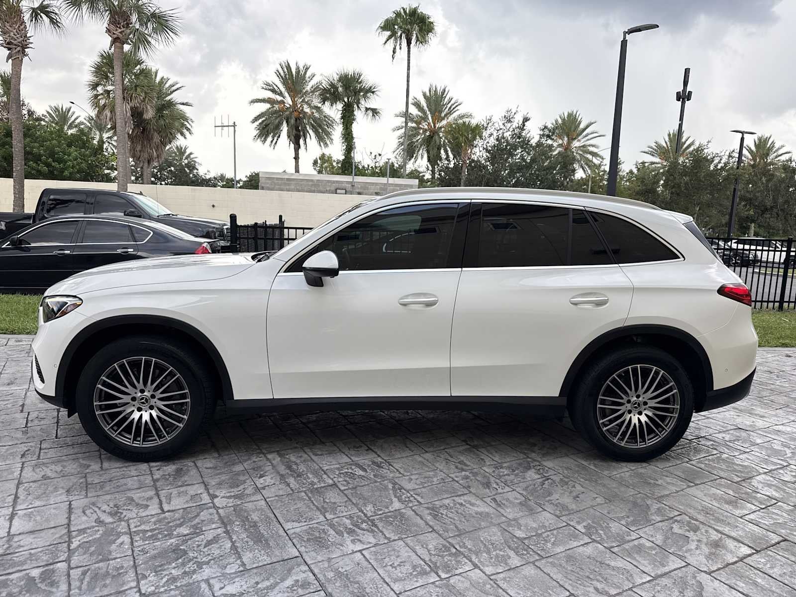 2025 Mercedes-Benz GLC 300 GLC 300