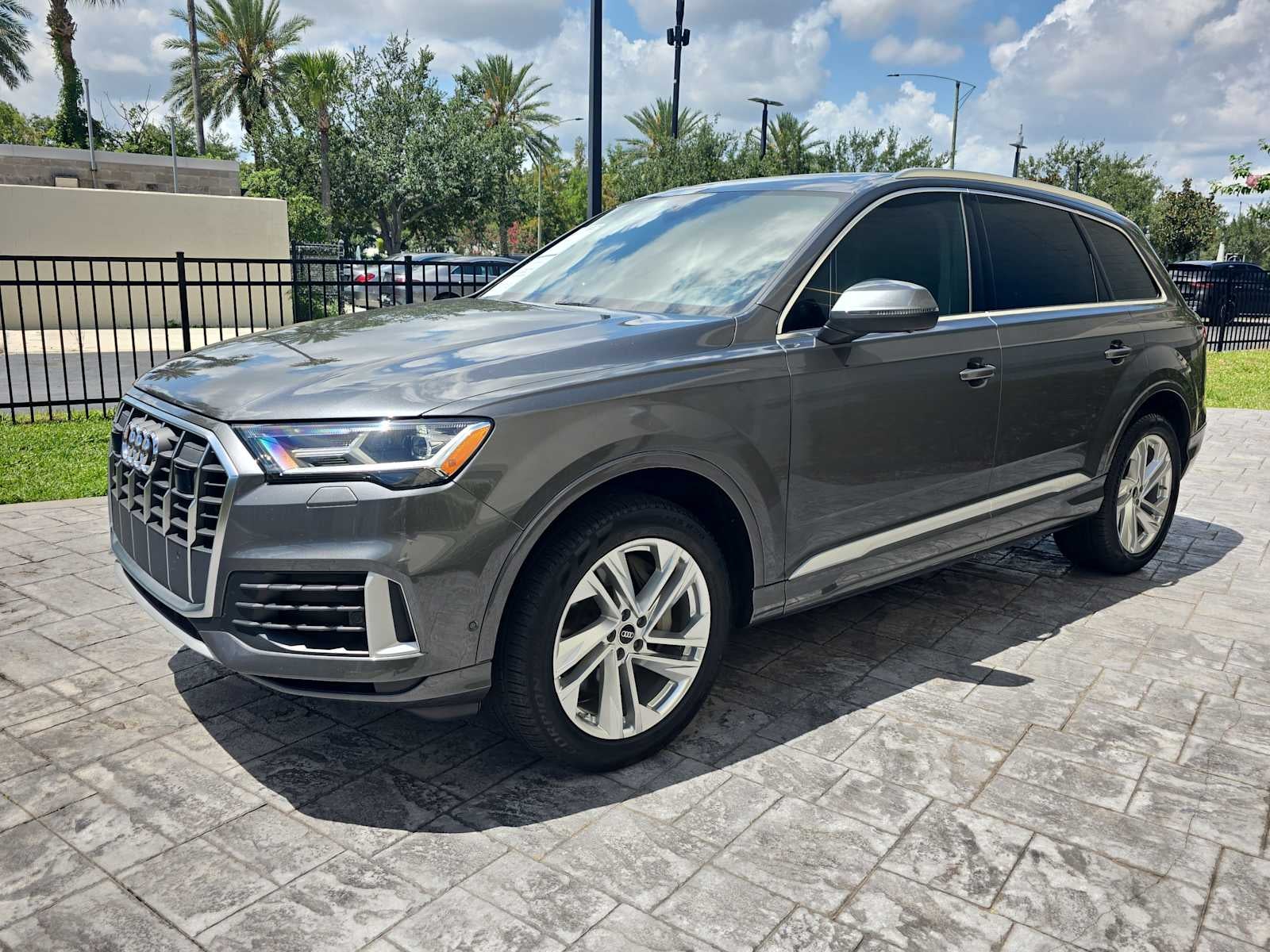 2022 Audi Q7 Premium Plus