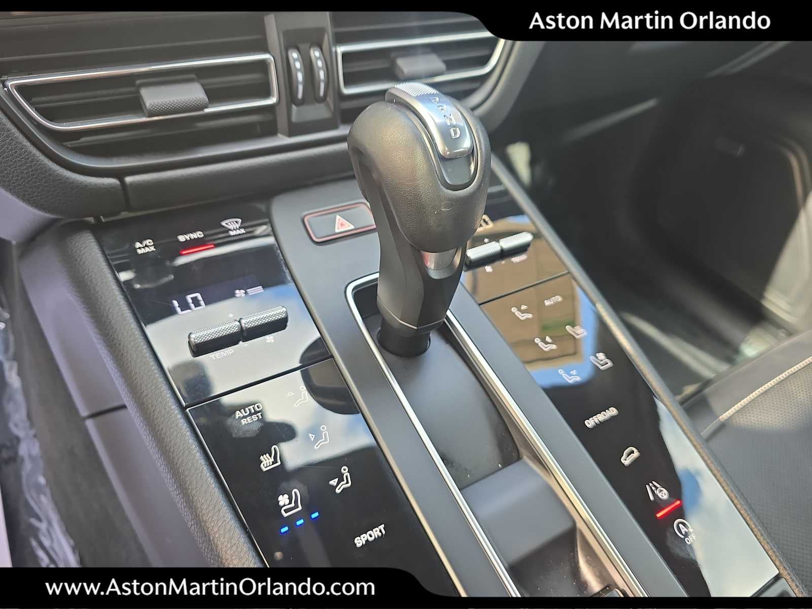 2025 Porsche Macan AWD