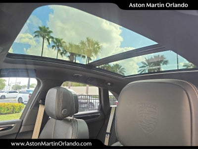 2025 Porsche Macan AWD