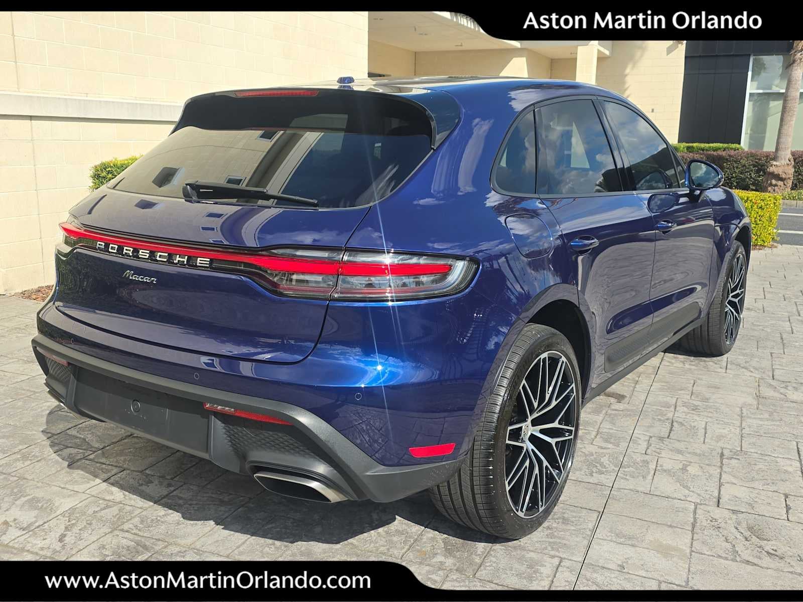 2025 Porsche Macan AWD