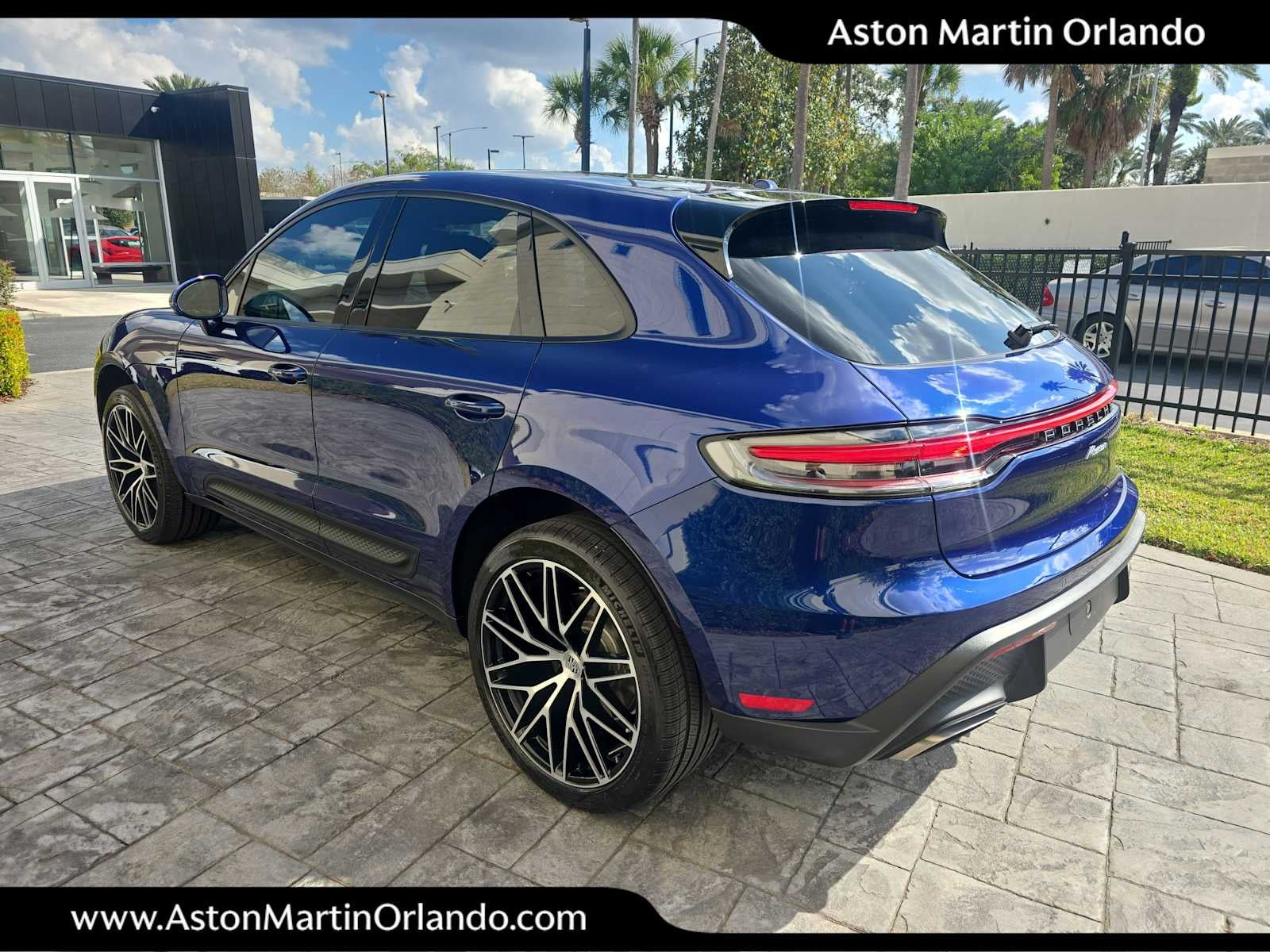 2025 Porsche Macan AWD