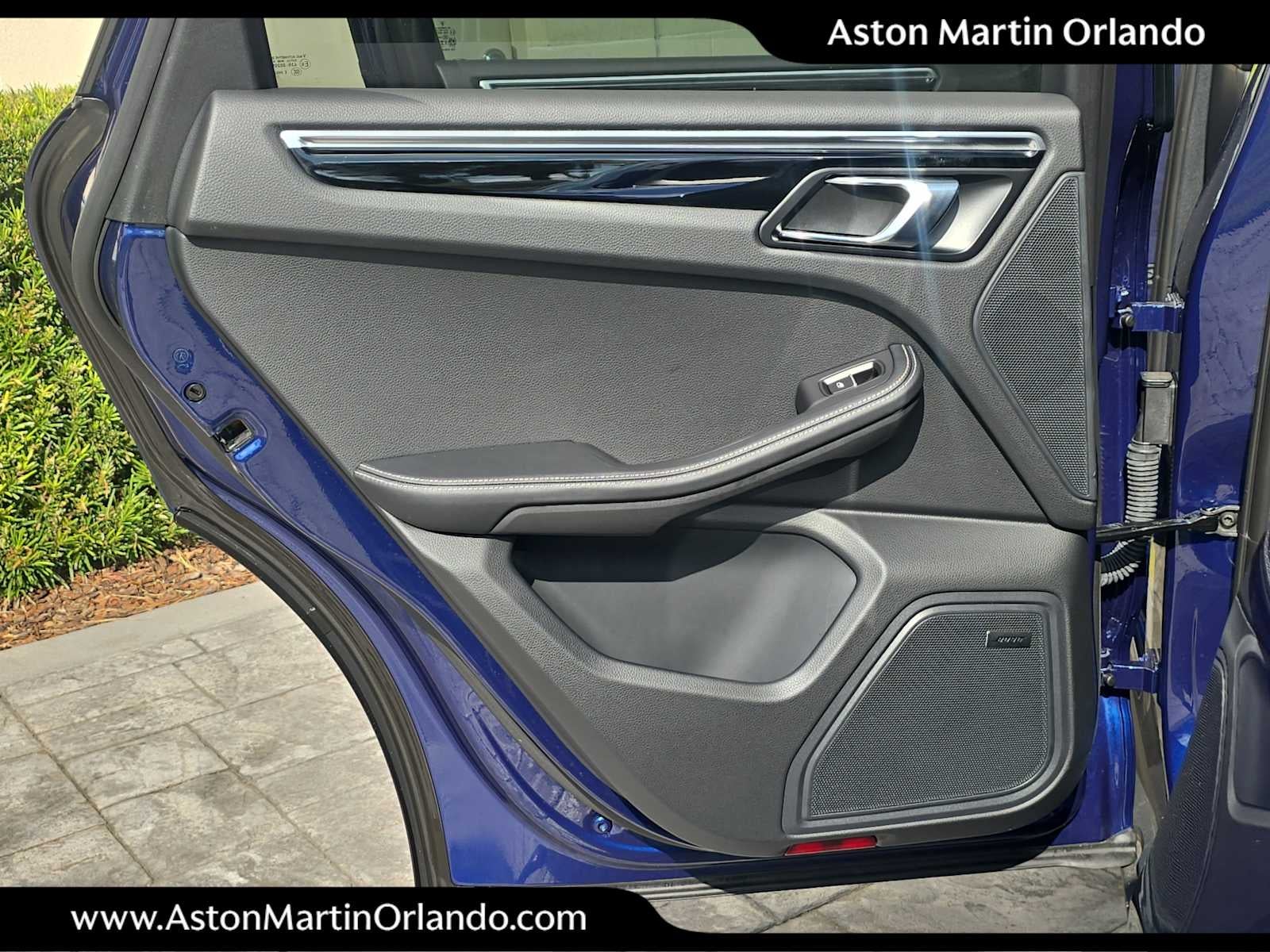 2025 Porsche Macan AWD