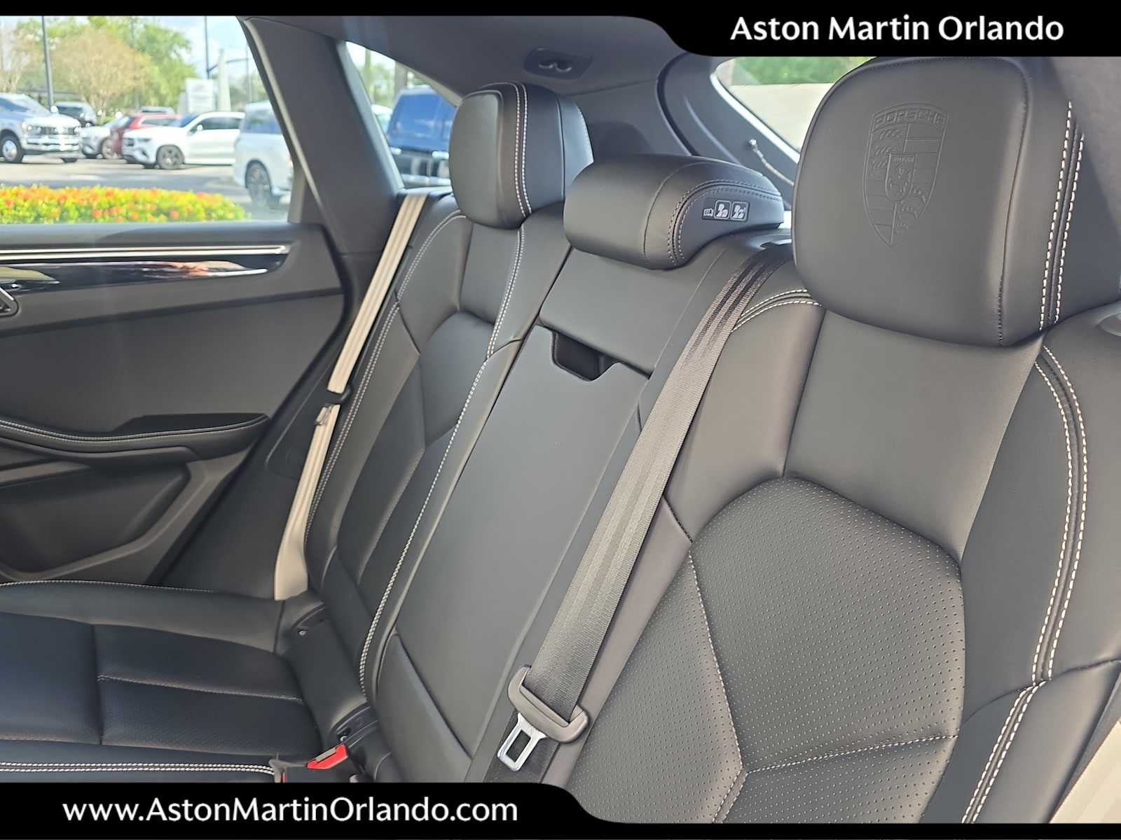 2025 Porsche Macan AWD