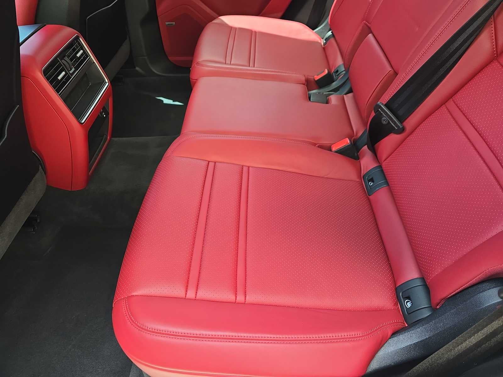 2022 Porsche Cayenne AWD
