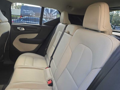 2021 Volvo XC40 Momentum