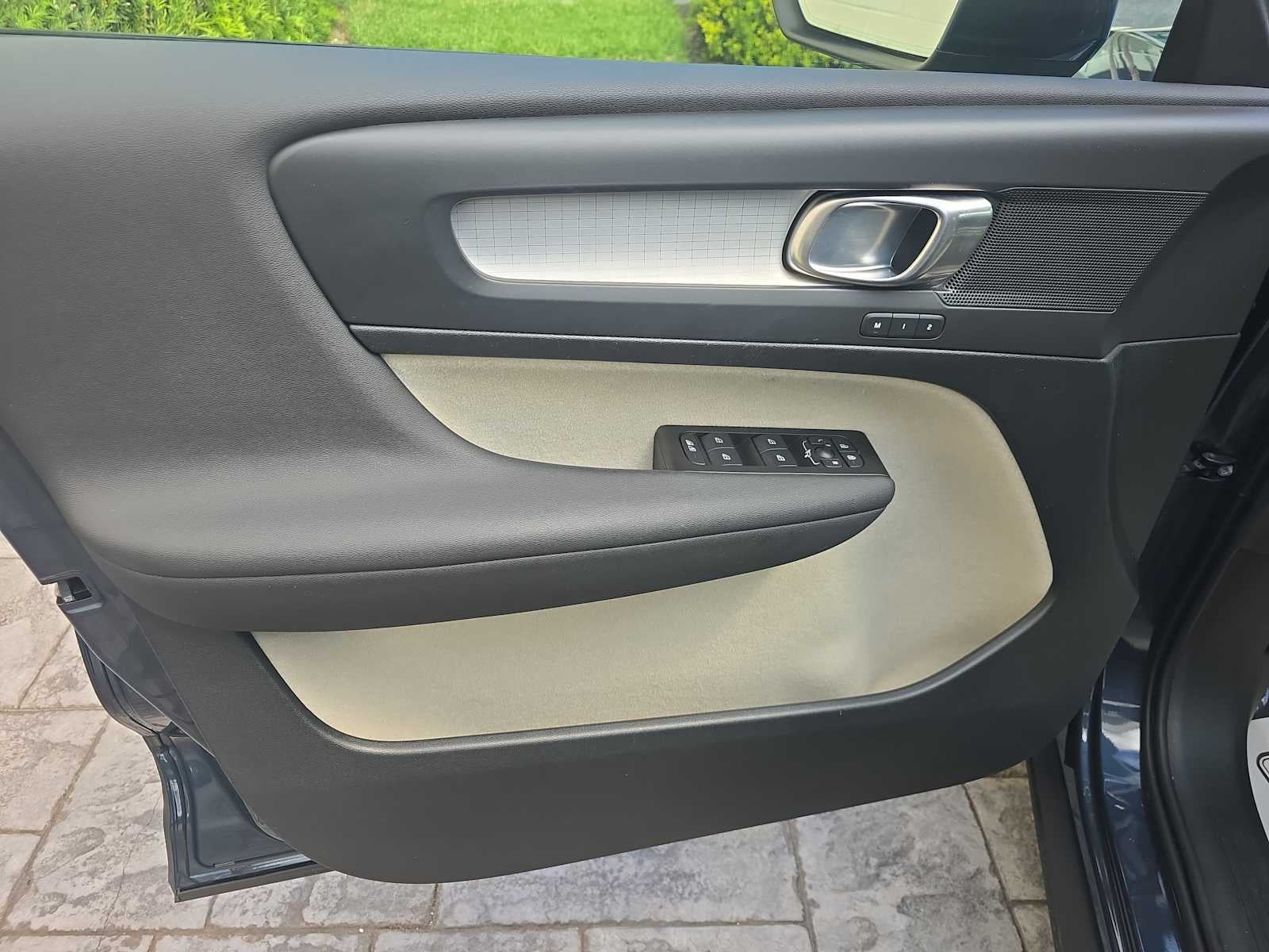 2021 Volvo XC40 Momentum