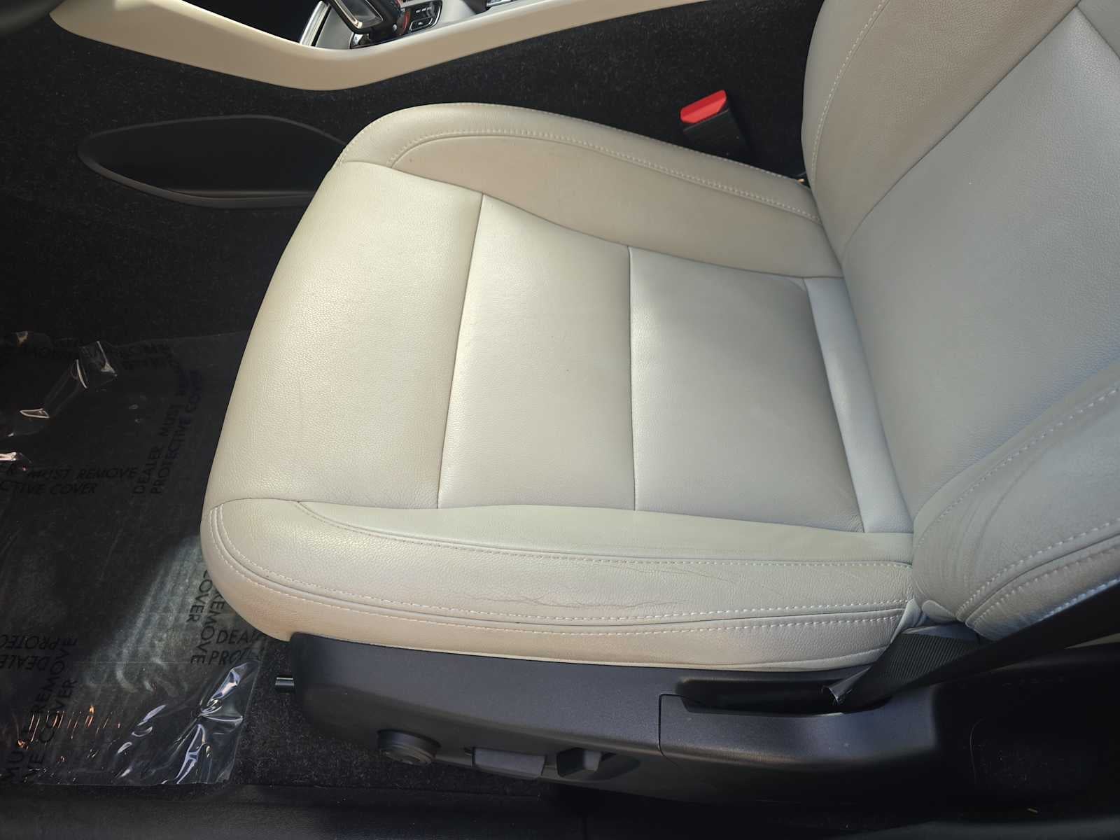 2021 Volvo XC40 Momentum