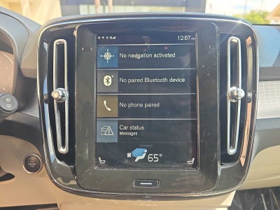 2021 Volvo XC40 Momentum