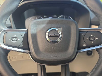 2021 Volvo XC40 Momentum