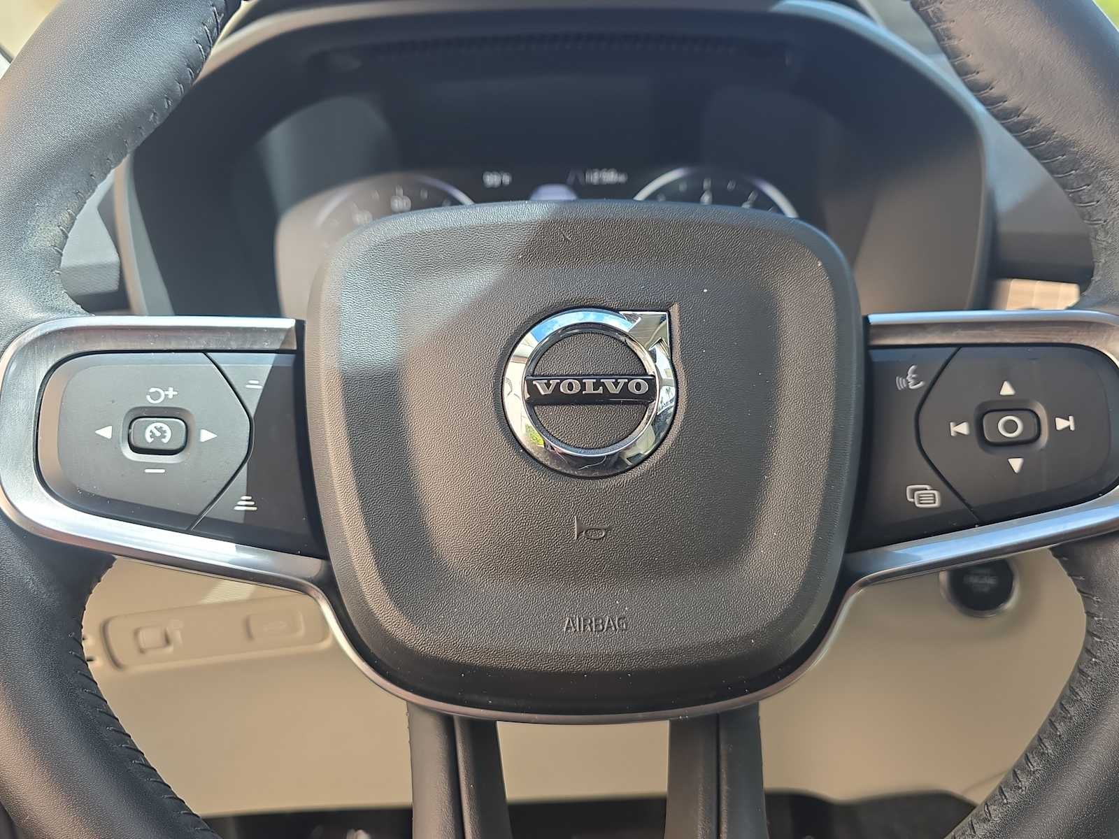 2021 Volvo XC40 Momentum