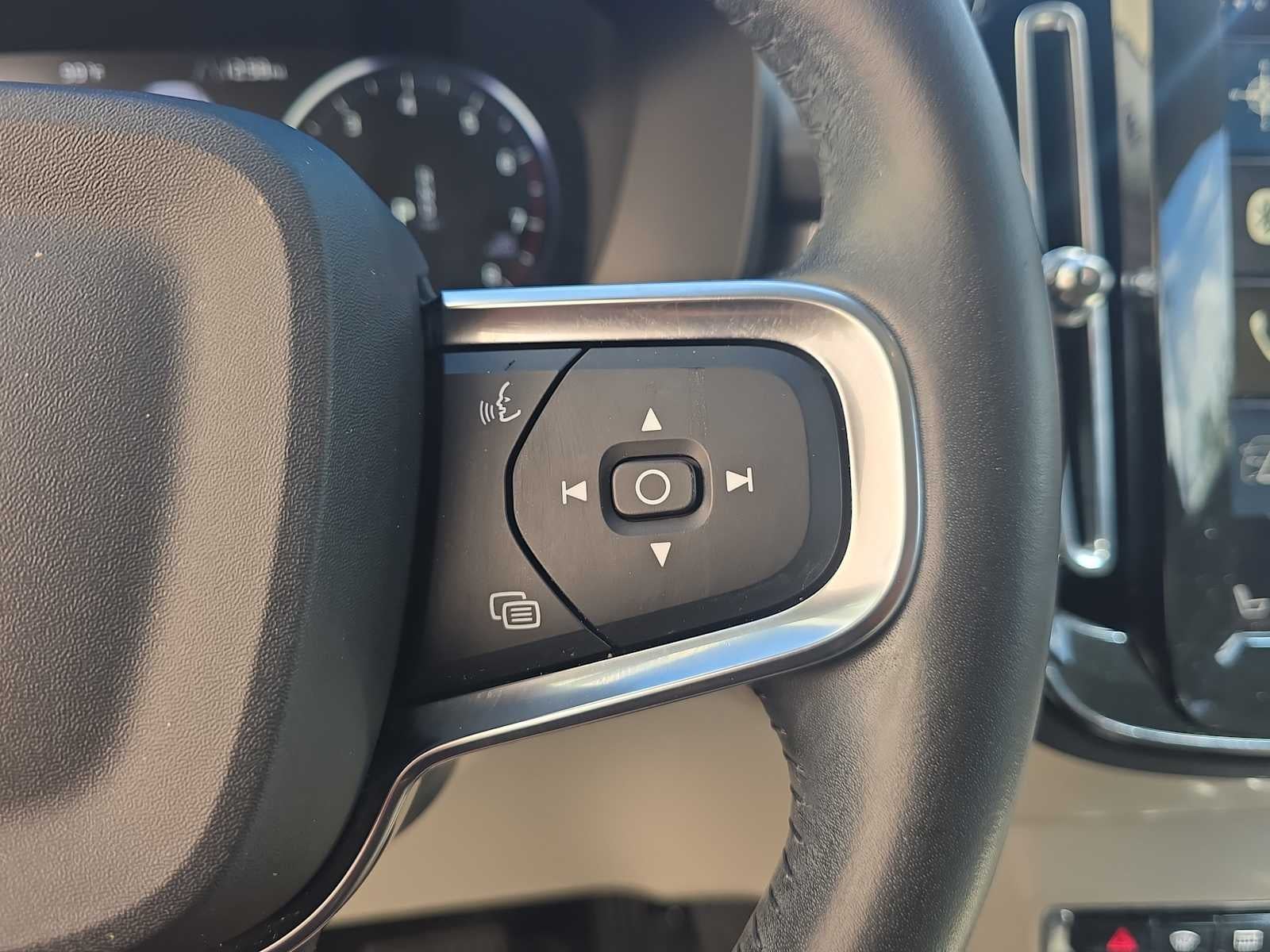 2021 Volvo XC40 Momentum