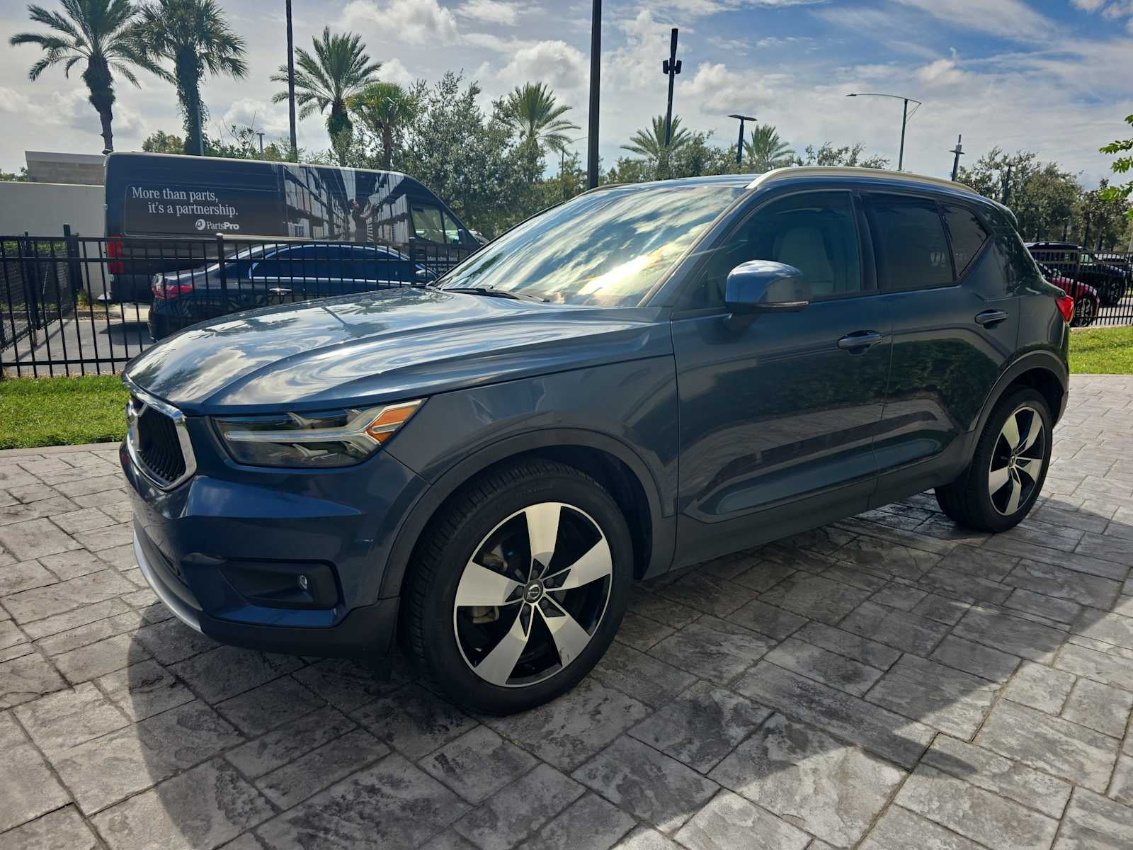 2021 Volvo XC40 Momentum
